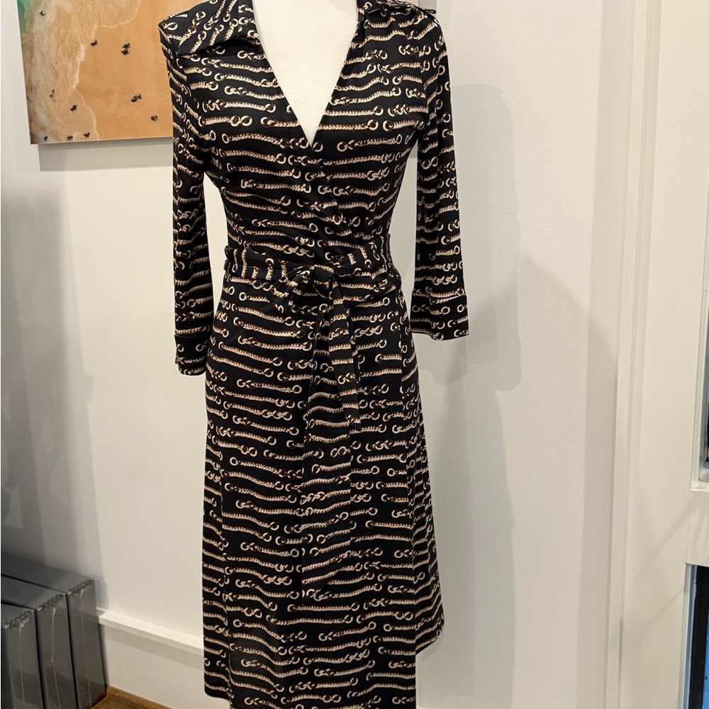 Diane Von Furstenberg Black and Cream Justin Long Sleeve Wrap Dress